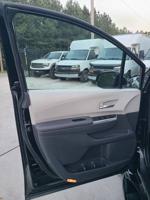 2022 Toyota Sienna XLE Hybrid Braun Ability Wheelchair Mobility Van Peachland - Image 10
