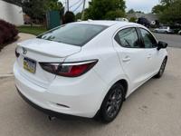 2020 Toyota yaris le premium sedan ! VERY LOW MILEAGE ! READY TO GO ! PHILADELPHIA - Image 3