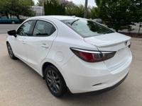 2020 Toyota yaris le premium sedan ! VERY LOW MILEAGE ! READY TO GO ! PHILADELPHIA - Image 5