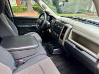 2012 Ram 1500 ST Crew Cab 4WD v8 HEMI Roswell - Image 6