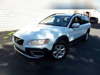 2013 Volvo XC70 3.2 Premier Plus AWD 4dr Wagon - Image 4