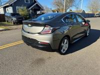 2017 Chevy Volt | 60+ MPG | 50+ EV RANGE | Clean Title | Hybrid Vancouver - Image 6