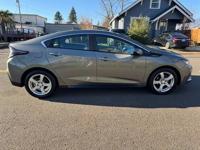 2017 Chevy Volt | 60+ MPG | 50+ EV RANGE | Clean Title | Hybrid Vancouver - Image 7