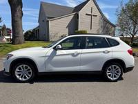 2015 BMW X1 x Drive28i | AWD | Clean Title | Low Miles | Gas Saver Vancouver - Image 4