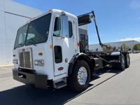 1999 *Peterbilt* *320* *Dumpster* Rolloff Truck Peterbilt 320 - Image 3