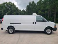 2019 GMC Savana 2500 Extended Cargo Reefer Van Thermo King V320 MAX Peachland - Image 7