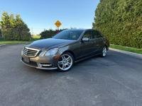 Clean title in hand! Mercedes-Benz 2013 E350 4 Matic, V6 3.5! Brooklyn - Image 2