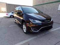 CHRYSLER PACIFICA TOURING-L HANDICAPPED WHEELCHAIR POWER RAMP VAN Irving, TX - Image 4