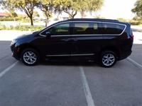 CHRYSLER PACIFICA TOURING-L HANDICAPPED WHEELCHAIR POWER RAMP VAN Irving, TX - Image 6