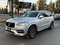 2016 Volvo XC90 T6 Momentum AWD // Clean Title Vancouver Auto Center