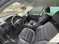 2016 Volkswagen Touareg VR6 Sport awd Super clean!! multnomah county - Image 10