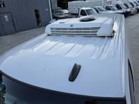 2021 GMC Savana 2500 Reefer Van Thermo King V320 V-320 MAX w/ Standby - Image 9