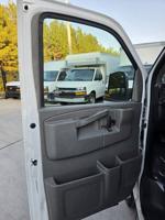 2021 GMC Savana 2500 Reefer Van Thermo King V320 V-320 MAX w/ Standby - Image 10