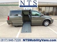 CHRYSLER TOWN & COUNTRY TOURING HANDICAPPED WHEELCHAIR PWR RAMP VAN Irving, TX