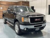 2011 GMC Sierra 2500HD SLT 4X4 6.6L DURAMAX DIESEL/NEW TIRES/Z-71 OFF RD 2500 + MM Investment Cars-Gladstone / WE SHIP NATIONWIDE - Image 3