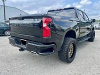 2023 Chevrolet Silverado Trailboss Z71 4x4 WE FINANCE, FINACIAMOS southwest - Image 8