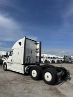 2023 Freightliner Cascadia Sleeper Truck city of chicago - Image 5
