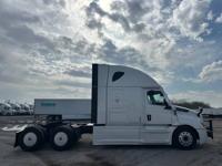 2023 Freightliner Cascadia Sleeper Truck city of chicago - Image 8