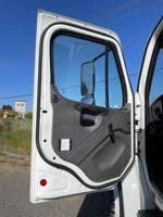 2018 FREIGHTLINER M2 22ft FLATBED *NON-CDL, CUMMINS, PTO READY* SAN FRANCISCO - Image 9