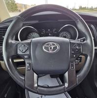 2018 Toyota Sequoia Limited LIMITED 4WD REAR ENTERTAINMENT Green State Motors - Image 10