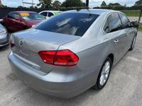 2013 Volkswagen Passat - Image 4