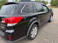 2012 Subaru Outback Limited *Well maintained* - Image 5