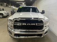 2024 RAM 5500 4X4 CREW CAB DIESEL FLATBED WORK TRUCK ONE OWNER, TEXAS TRUCK - Image 7
