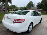 2011 TOYOTA CAMRY 1 OWNER 4CIL GAS SAVE - Image 6