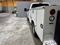 2015 Ford F350 XL Regular Cab 2wd Utility Bed Mid TN - Image 10