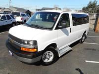 2017 Chevrolet Express RWD 3500 LT 12 Passenger Van 6.0 V8 1 Owner (4200 Roethe rd Milwaukie OR 97267) - Image 5