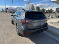 2022 Subaru Outback Premium Englewood, CO - Image 4
