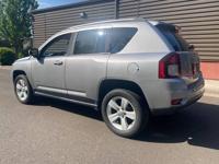 2016 Jeep Compass Latitude SUV Salem+ CARRERA AUTO BROKER FINANCE LLC - Image 10