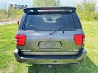 2004 Toyota Sequoia Limited 4x4 1 owner No Rust Our website is Motorhubnj.com - Image 9