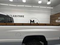 2001 Dodge Ram 2500 Laramie 4X4 5.9L DIESEL / NEW WHEELS TIRES 2500 + MM Investment Cars-Gladstone / WE SHIP NATIONWIDE - Image 10