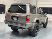2002 Toyota 4 Runner Limited 4X4 / LIFTED TRD WHEELS BF Goodrich Tires VZN180L/VZ + MM Investment Cars-Gladstone / WE SHIP NATIONWIDE - Image 8