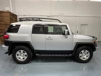 2008 Toyota FJ Cruiser Sport Utility 4X4 / LOCAL SUV w. ZERO RUST GSJ10L/GSJ15L + MM Investment Cars-Gladstone / WE SHIP NATIONWIDE - Image 5