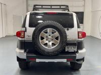 2008 Toyota FJ Cruiser Sport Utility 4X4 / LOCAL SUV w. ZERO RUST GSJ10L/GSJ15L + MM Investment Cars-Gladstone / WE SHIP NATIONWIDE - Image 7