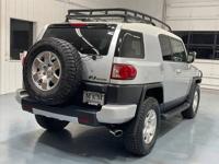 2008 Toyota FJ Cruiser Sport Utility 4X4 / LOCAL SUV w. ZERO RUST GSJ10L/GSJ15L + MM Investment Cars-Gladstone / WE SHIP NATIONWIDE - Image 8