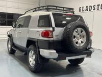 2008 Toyota FJ Cruiser Sport Utility 4X4 / LOCAL SUV w. ZERO RUST GSJ10L/GSJ15L + MM Investment Cars-Gladstone / WE SHIP NATIONWIDE - Image 9