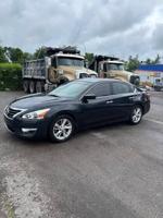 2014 Nissan Altima SV * Runs and drives great * - Image 2