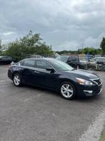 2014 Nissan Altima SV * Runs and drives great * - Image 5