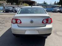 2009 Volkswagen Passat Komfort – Clean, Comfortable & Reliable VERY CLEAN // LOW MILES!! - Image 5