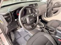2016 Kia Soul + Wagon 4D Shoreline - Image 8