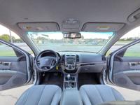 Very Nice 2012 Hyundai Santa Fe Oklahoma city - Image 4