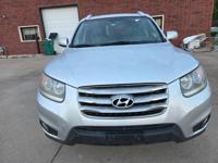 Very Nice 2012 Hyundai Santa Fe Oklahoma city - Image 6