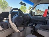2009 Ford E-250 E-250 Commercial - Image 5