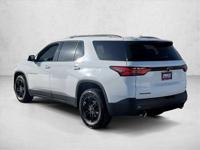 2023 Chevrolet Traverse LT Cloth Chevy SUV AUTONATION Call (386) 603-6783 for a personalized Video Walkaround - Image 5