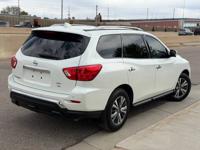 2019 Nissan Pathfinder SL 4WD Englewood, CO - Image 4