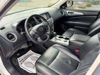 2019 Nissan Pathfinder SL 4WD Englewood, CO - Image 6