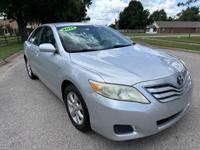 2011 Toyota Camry LE - Image 4